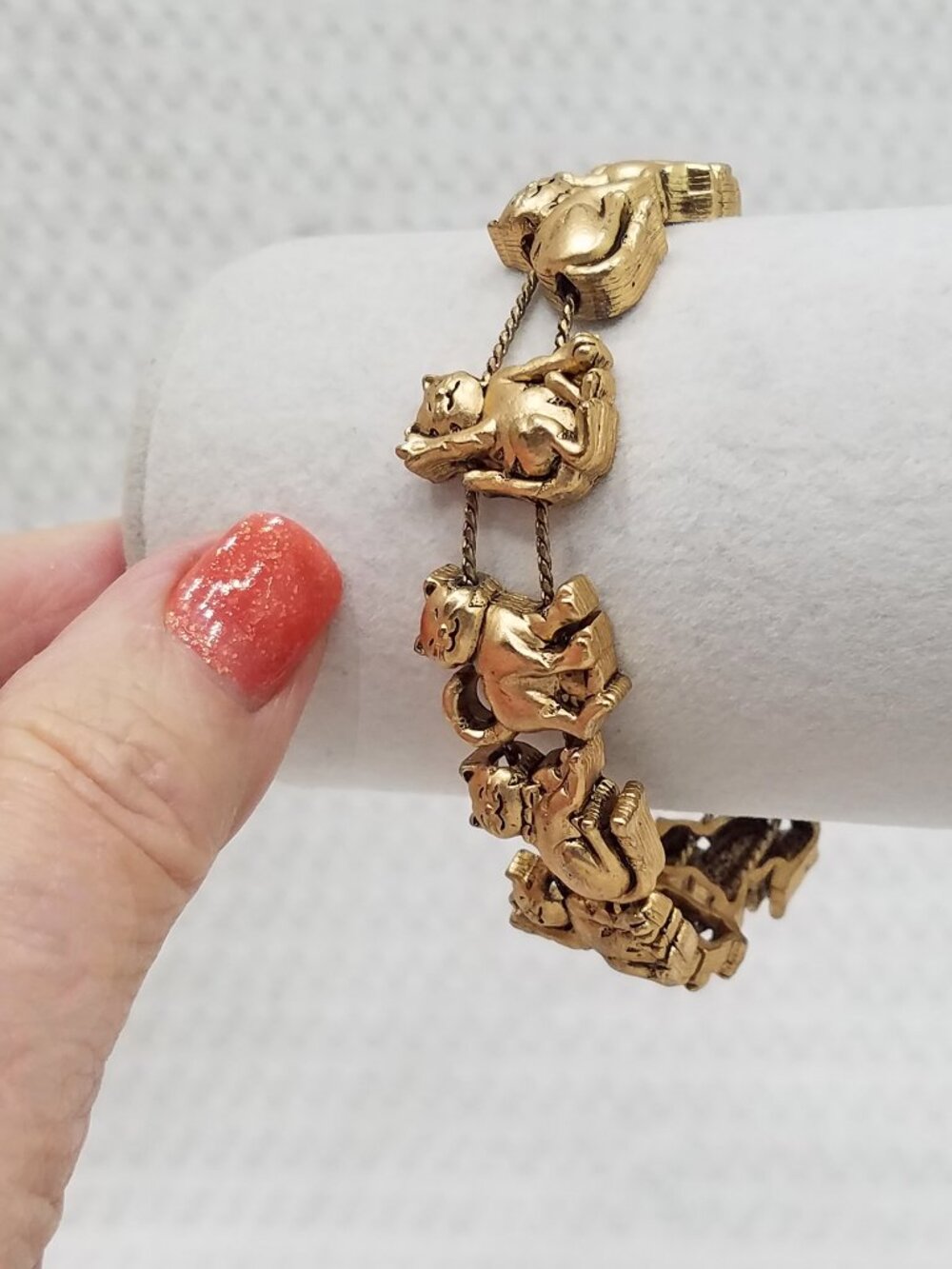Vintage Circa 1990 Pretty Kool Gold Tone Figural Kitty Kat Slider Charm Bracelet